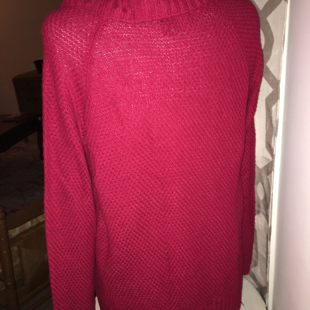 Red sweater - Picture 3 of 3
